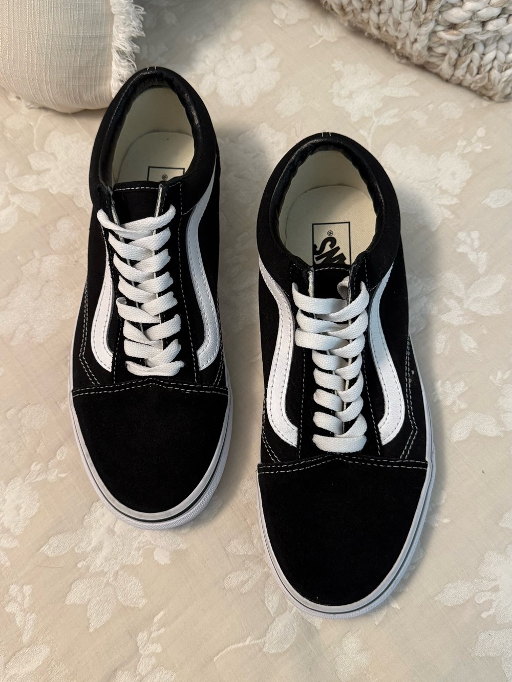 Vans Black and White Skate Sneakers Women’s size 6 *NEW*